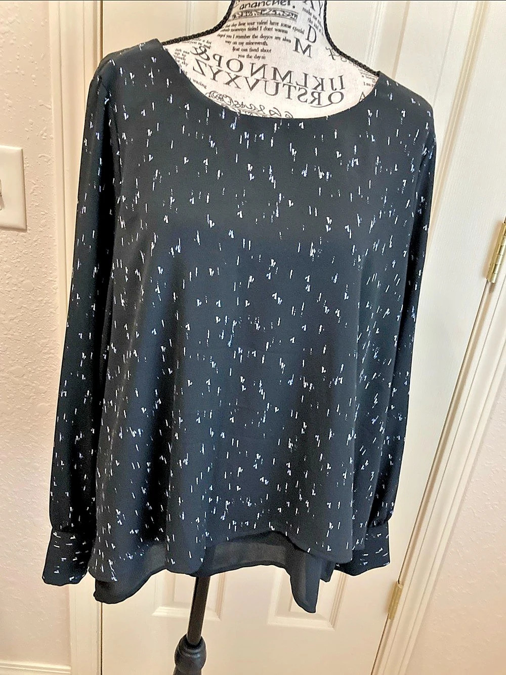 APT.9 Abstract Long Sleeve Blouse in Black & Blue Large Like New